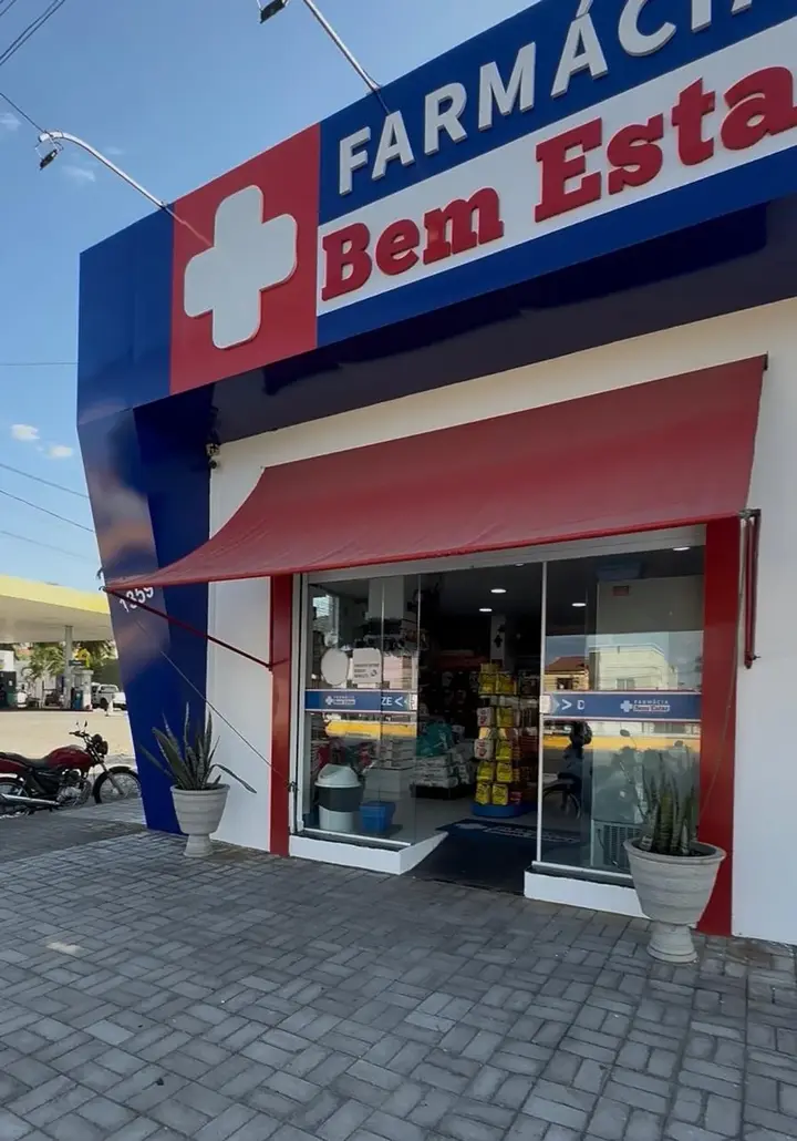 Fachada da Farmácia Bem Estar, na Av. Sen. Fernandes Távora, em Sobral